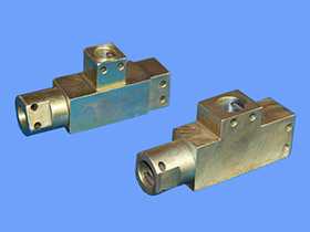 ��������y